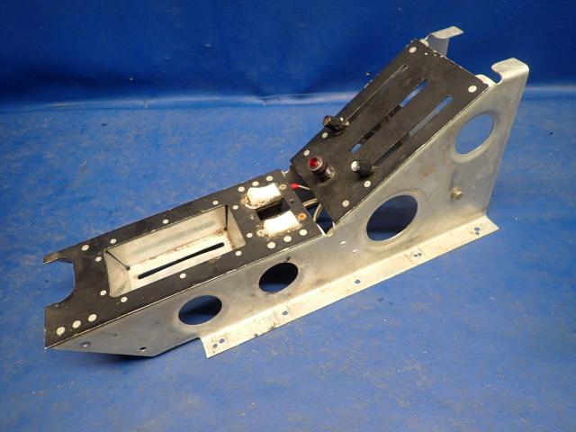 37556-00 Piper - Control - Heater and Selector Valve Lever Cover